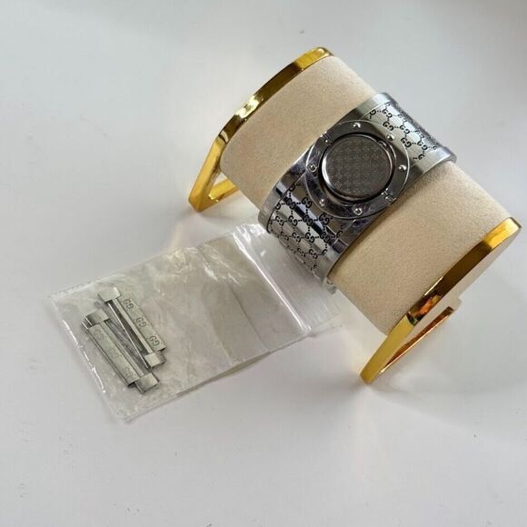 Gucci Wide Twirl Watch Bangle Silver Emboss Logo Swiss Made Mother Of Pearl 90s - Picture 2 of 9